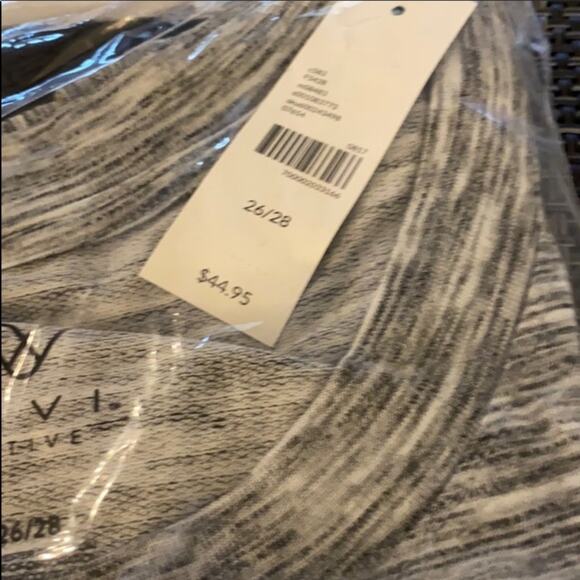 Lane Bryant LIVI ACTIVE SPA MESH HEM Top - Picture 5 of 7